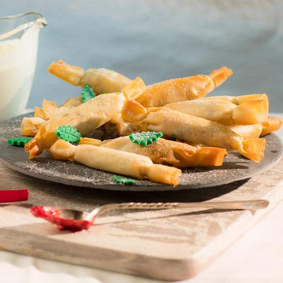 Mini Christmas Cranberry Crackers