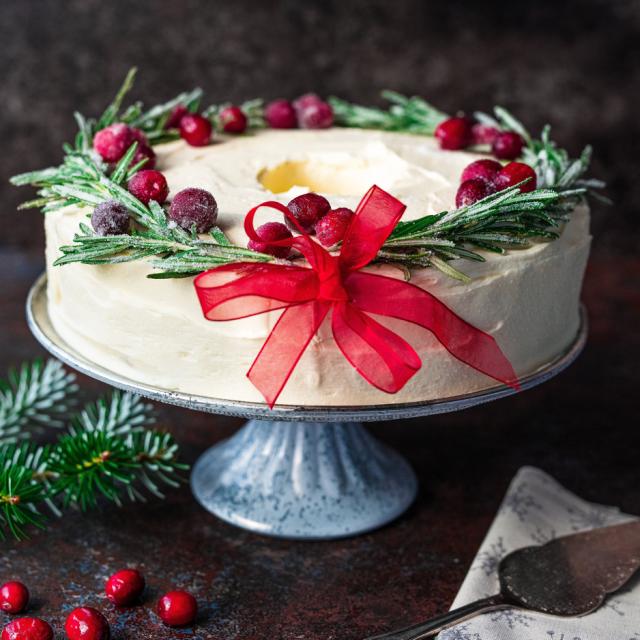 Christmas Wreath Cake