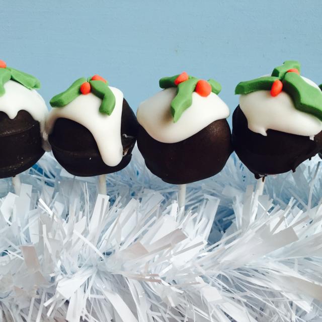 Christmas Pudding Cake Pops