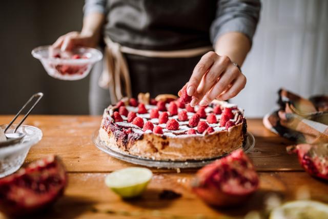 Decorating a cake