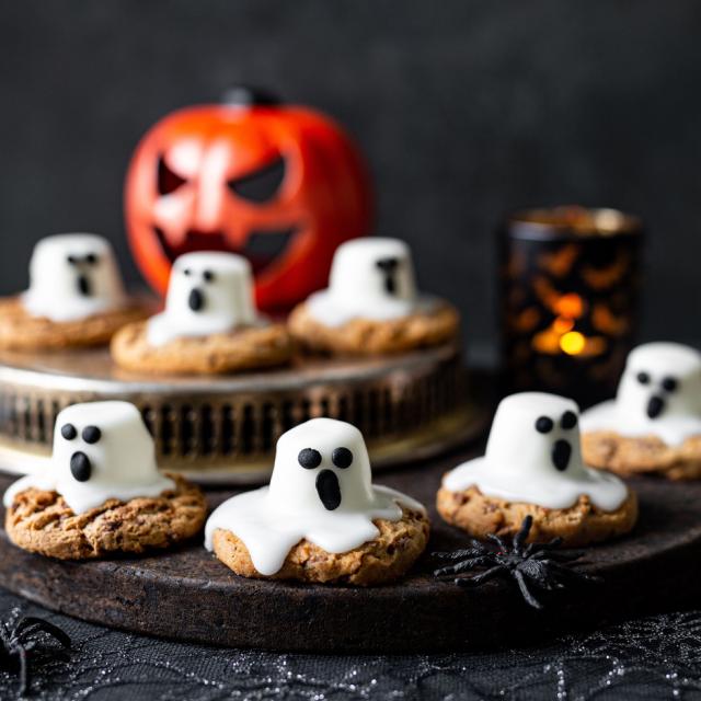 Melting marshmallow ghost cookies